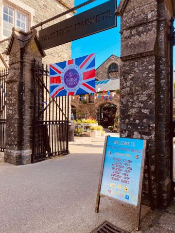 Union Jack at the Pannier Market Gate 02.06.22